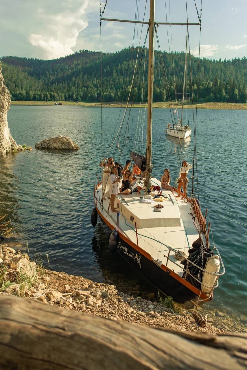 Девичник на яхте на Красноярском море